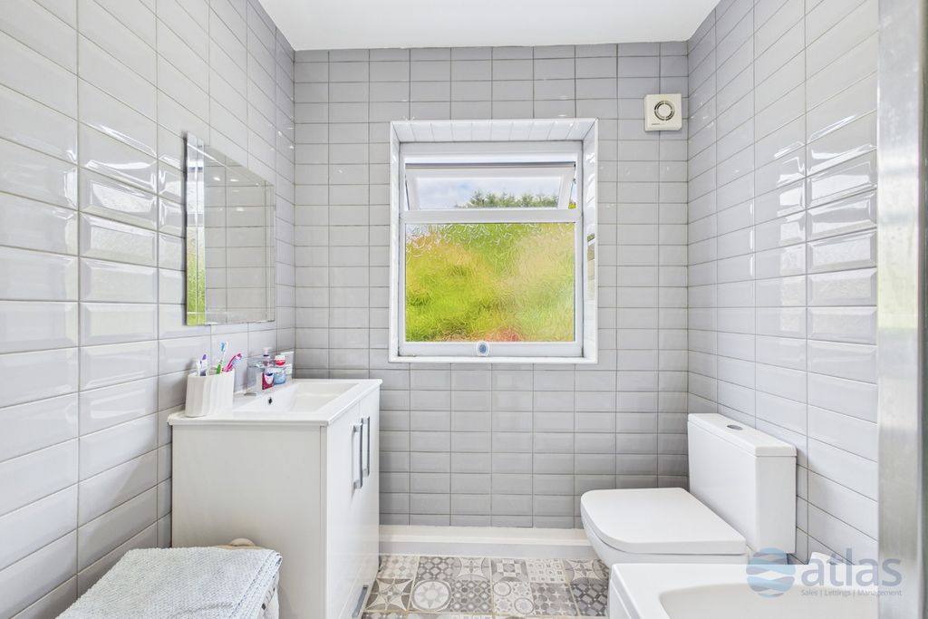 Property photo 3 of 37 Bathroom
