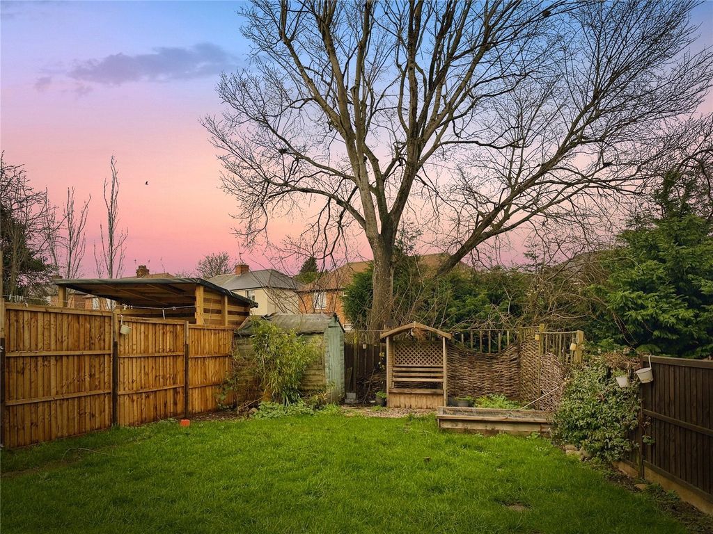 Property photo 2 of 11 Picture No. 21