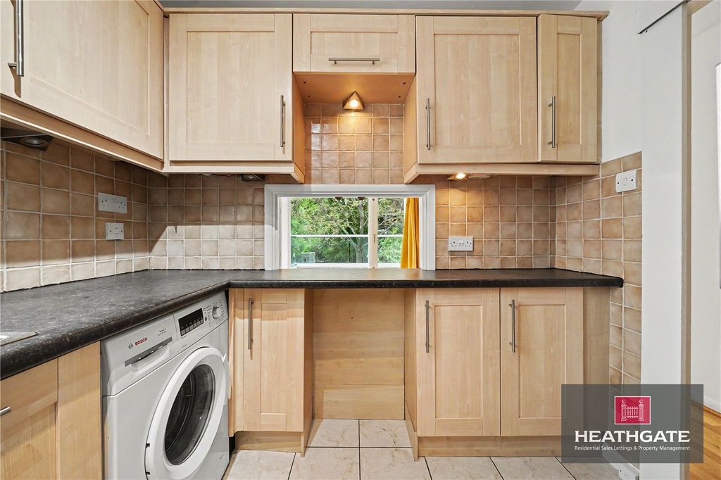 Property photo 2 of 12 Picture-No-21-41