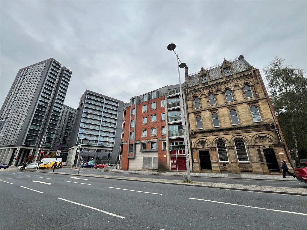 Property photo 2 of 12