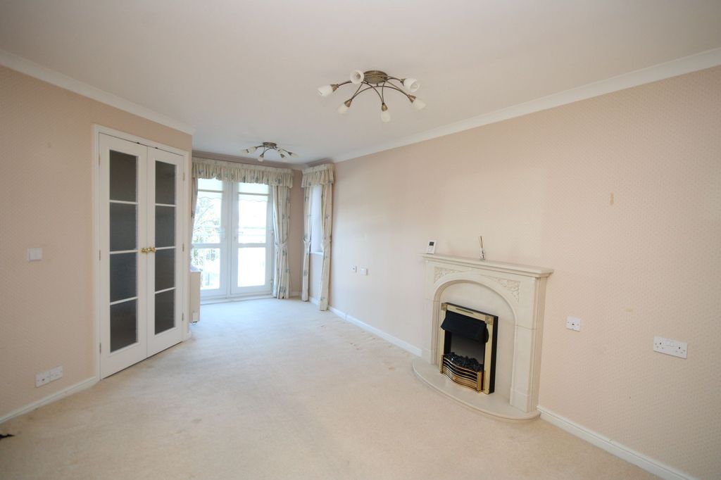 Property photo 2 of 13 Lounge/Diner