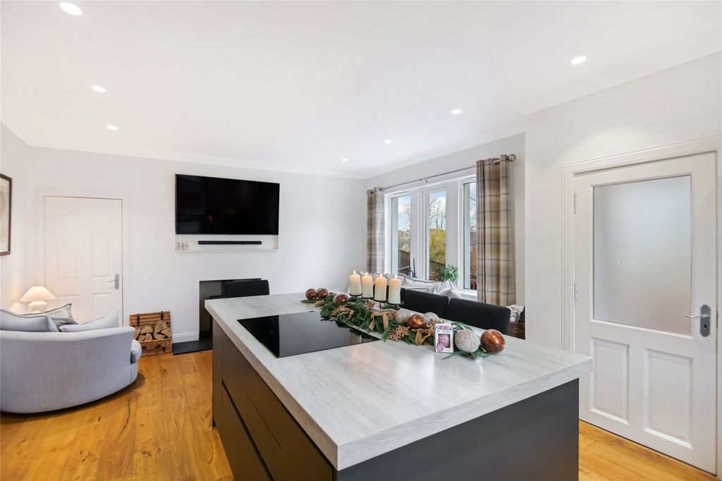 Property photo 3 of 21 Picture No. 03