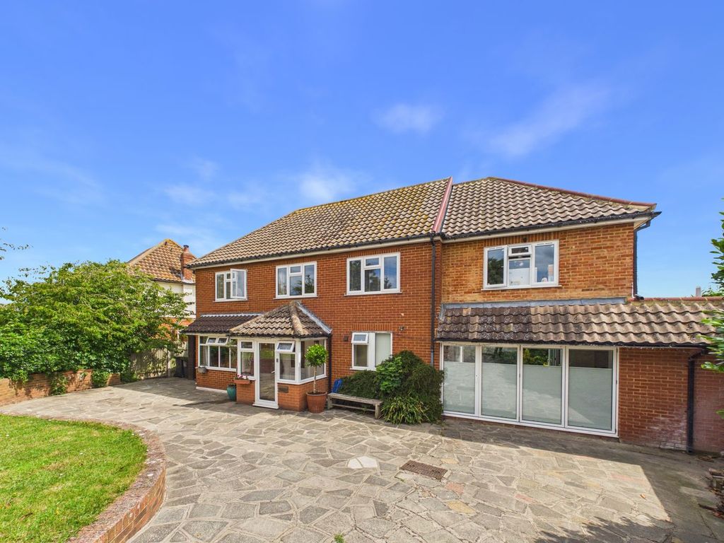 Property photo 1 of 32