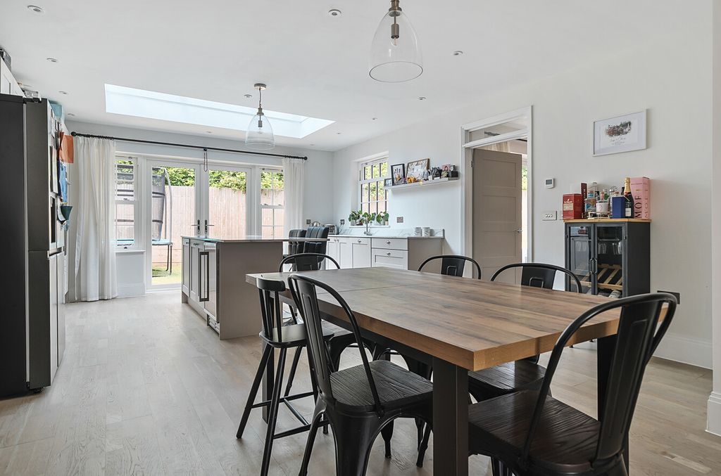 Property photo 2 of 18 1326235-13-687640...