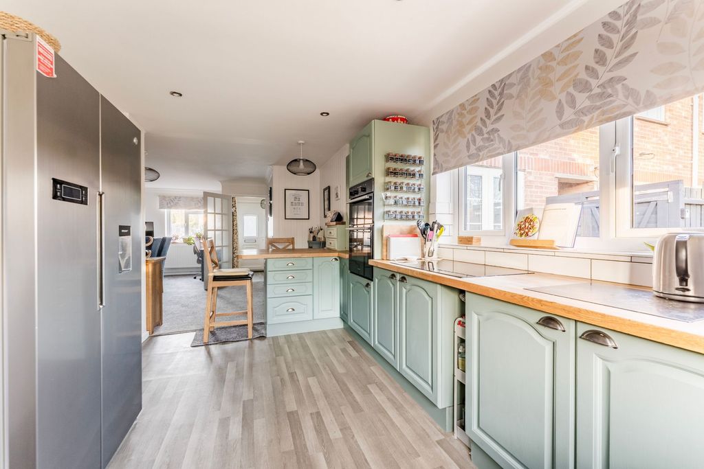 Property photo 2 of 19