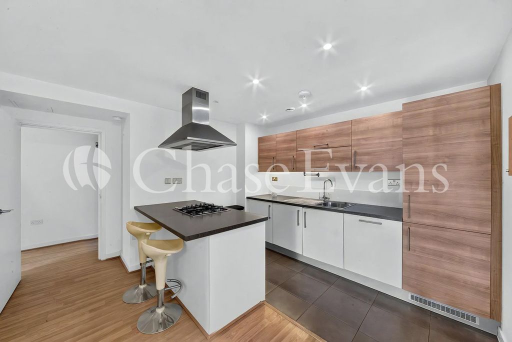 Property photo 2 of 18 Kitchen