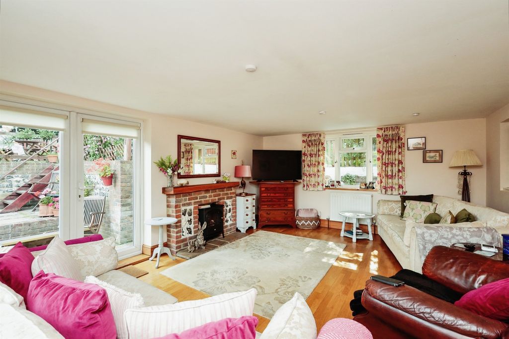 Property photo 2 of 14