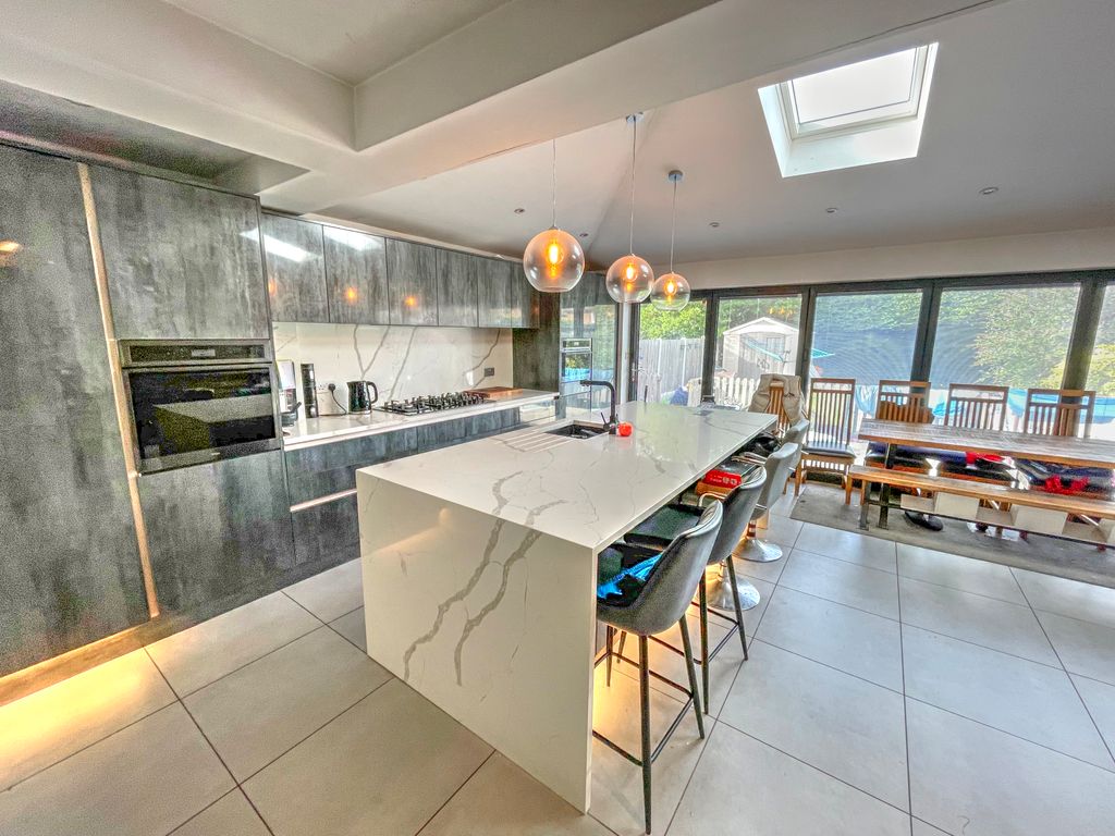 Property photo 1 of 17 Img_1068