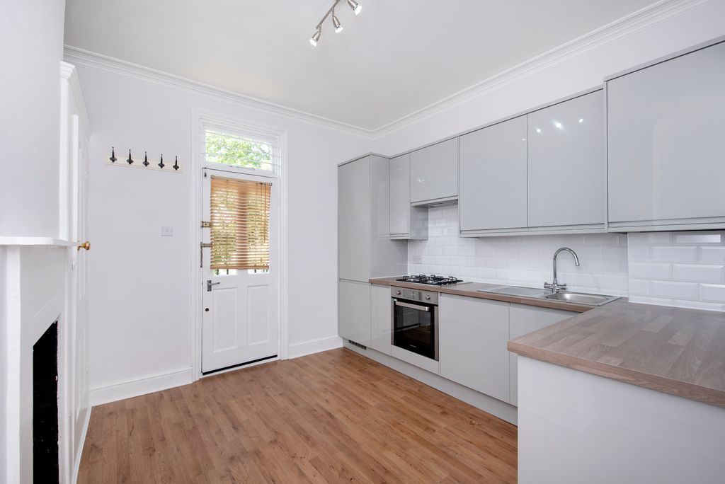 Property photo 2 of 11 2