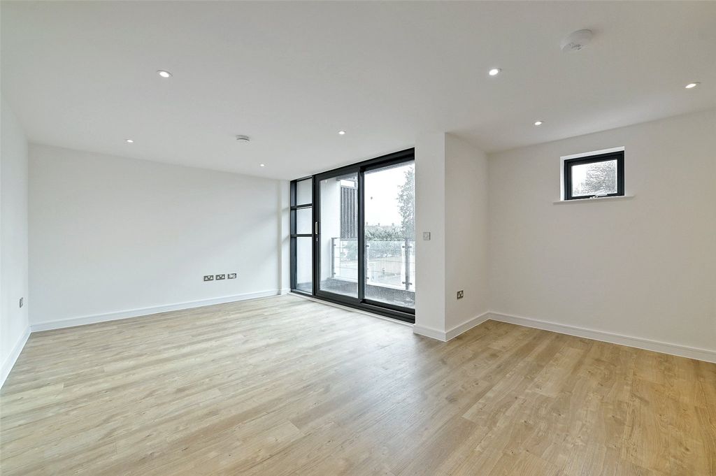 Property photo 2 of 9 Reception Room