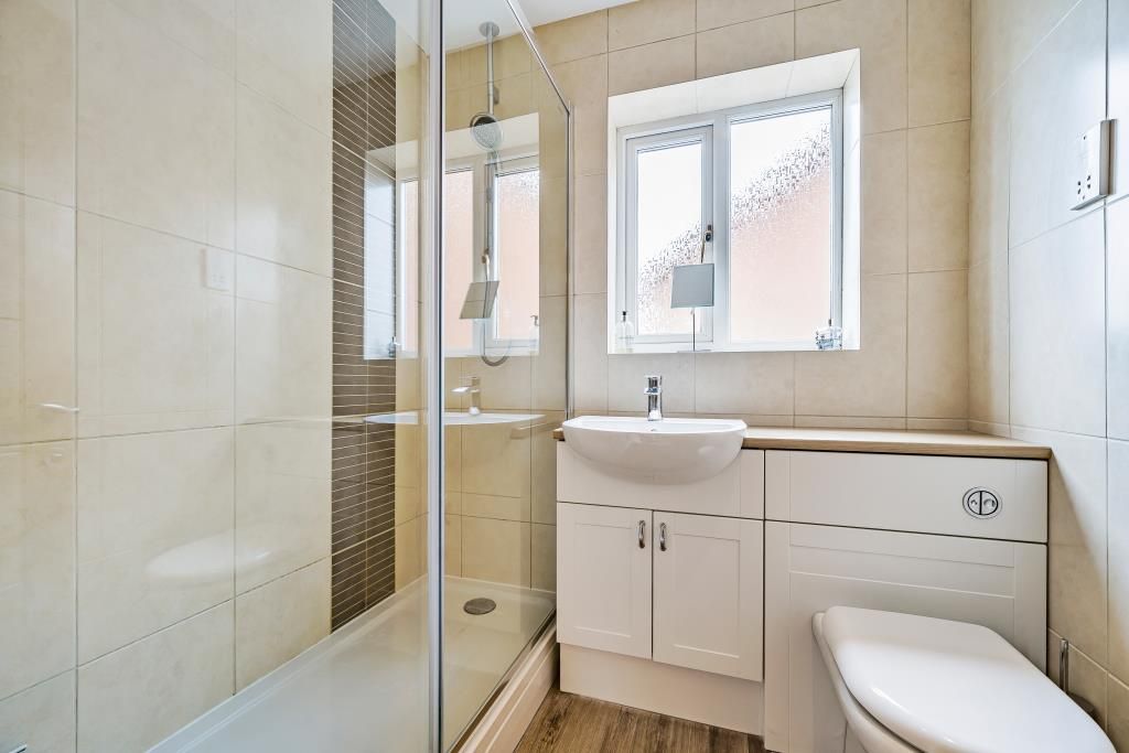 Property photo 3 of 21 Bathroom