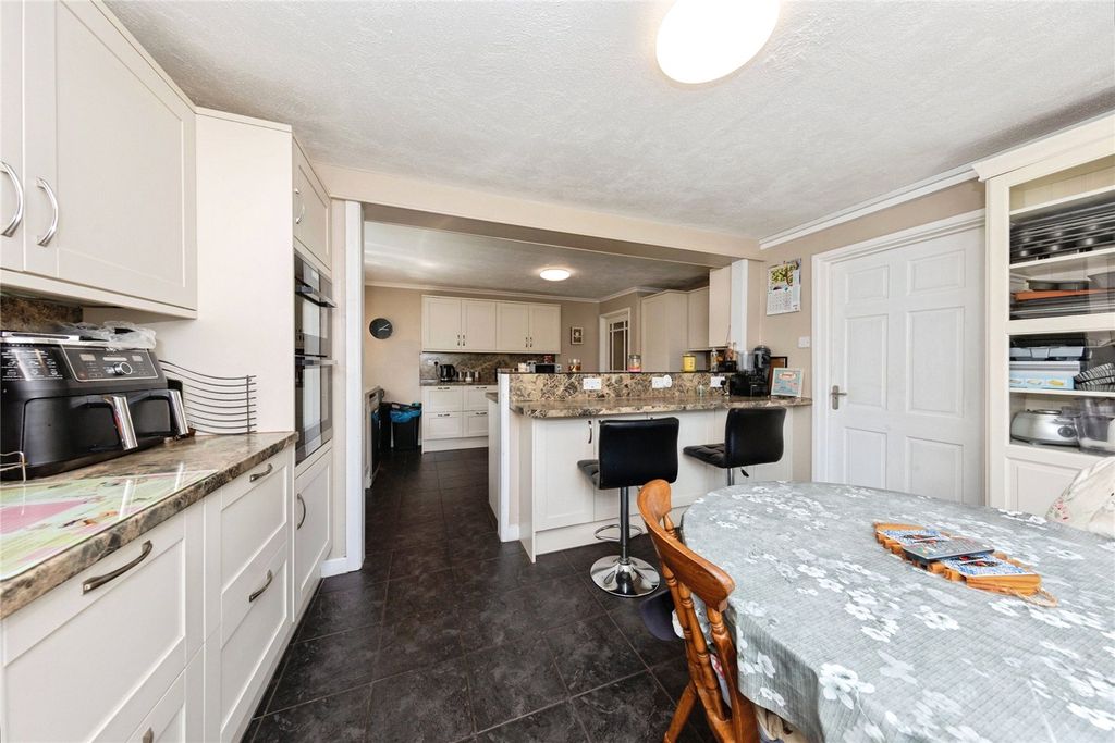 Property photo 3 of 28 Picture No. 71