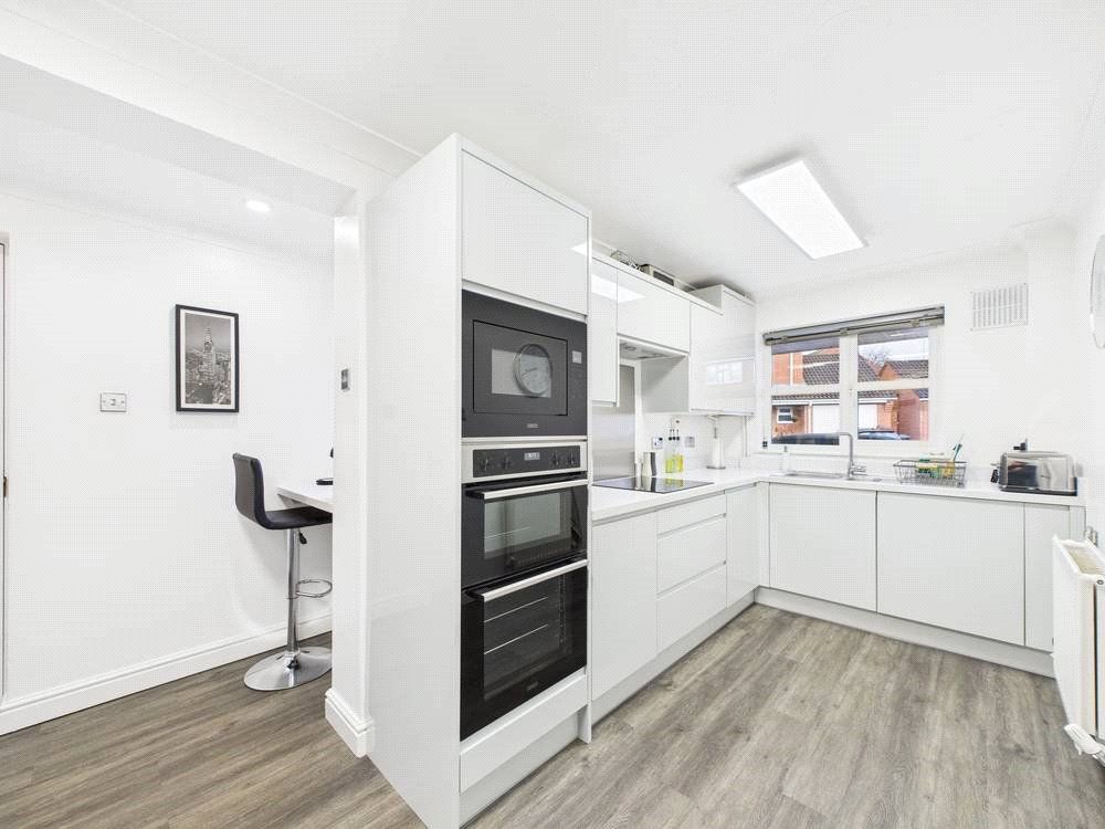 Property photo 2 of 23 Picture No. 18