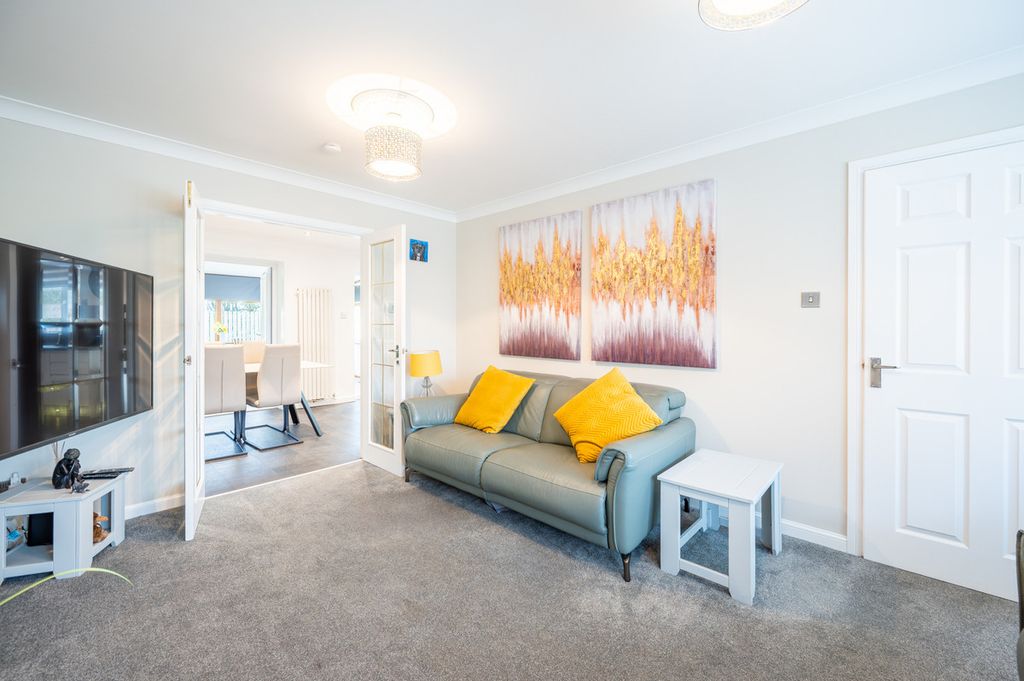 Property photo 3 of 30