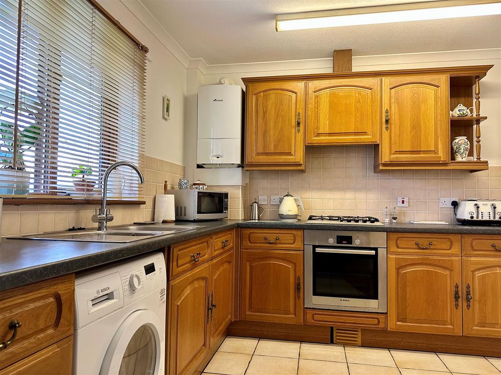 Property photo 3 of 17 Kitchen 1.Jpg