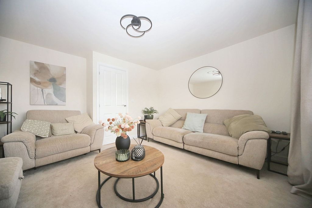 Property photo 2 of 24