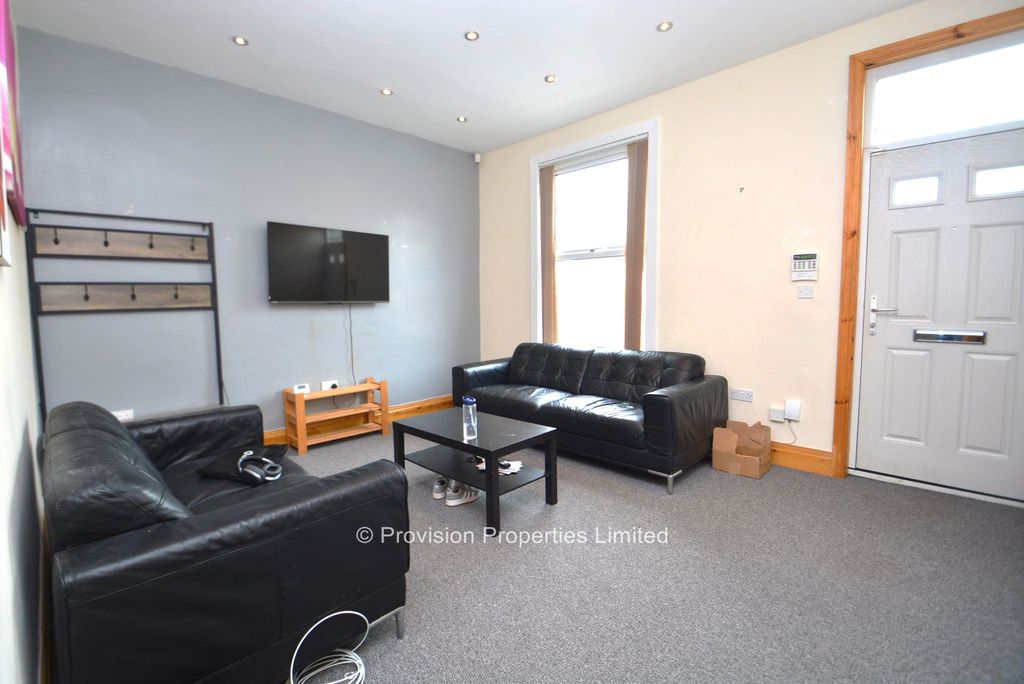 Property photo 3 of 13 Photo