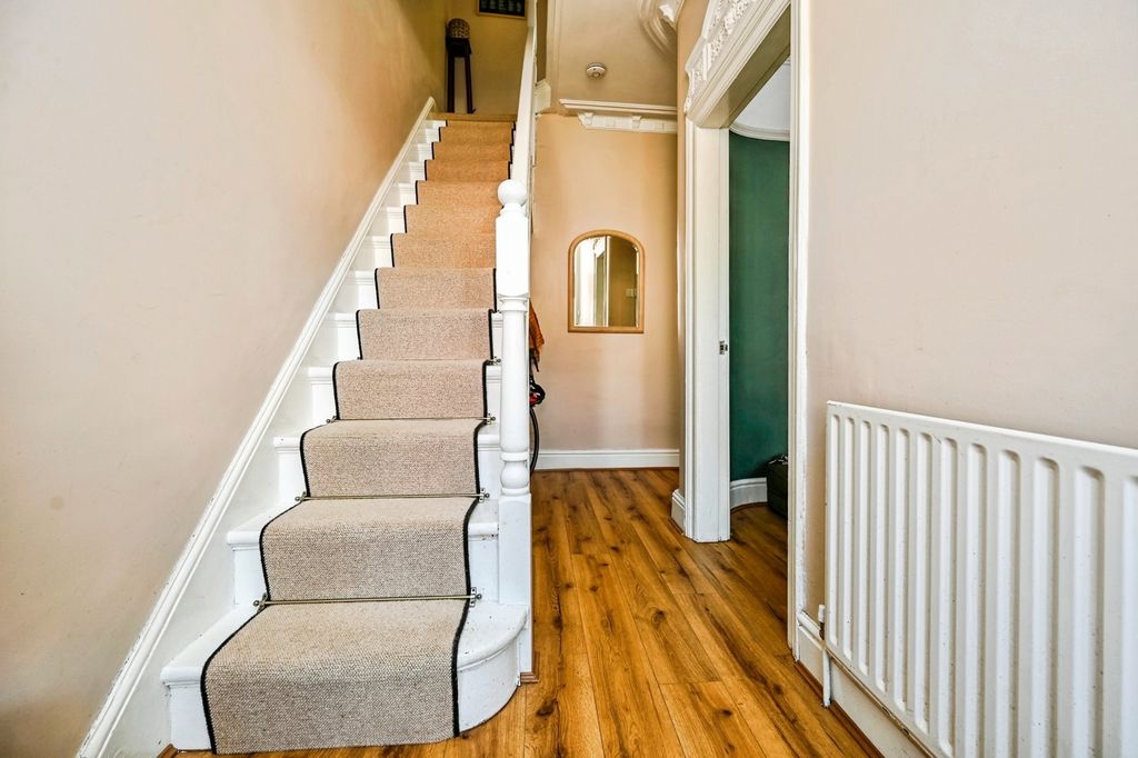 Property photo 2 of 18 Pbox-Img.Jpg