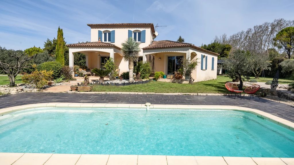 Property photo 2 of 22