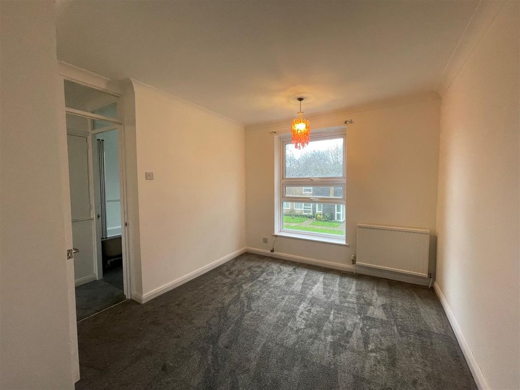 Property photo 3 of 7 Bedroom Front.Jpg