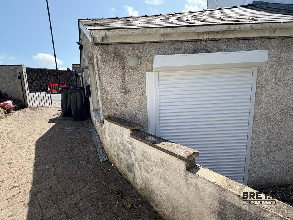 Additional image 21 of 6 bed flat for sale4 Victoria Road, Milford Haven, Pembrokeshire. SA73