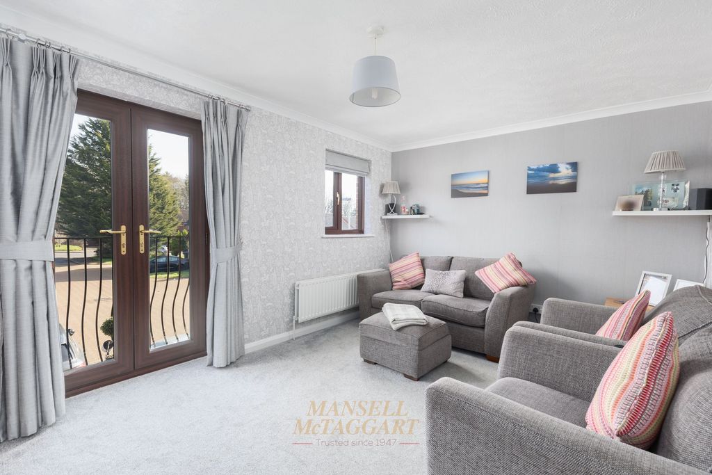 Property photo 3 of 18