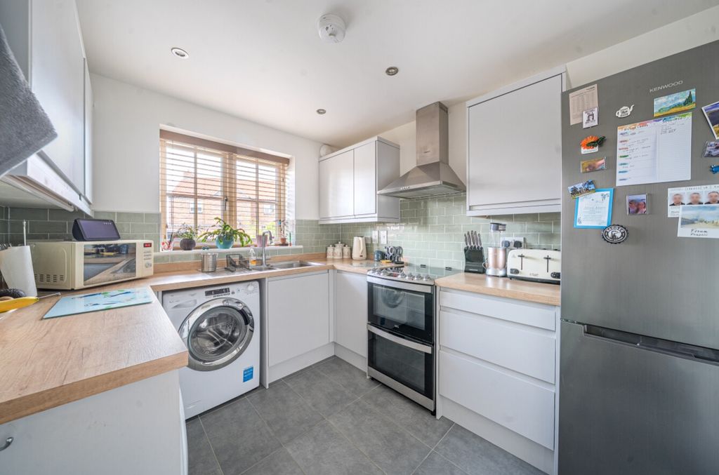 Property photo 3 of 13 1437809-4-69Dd051Bc4Afc