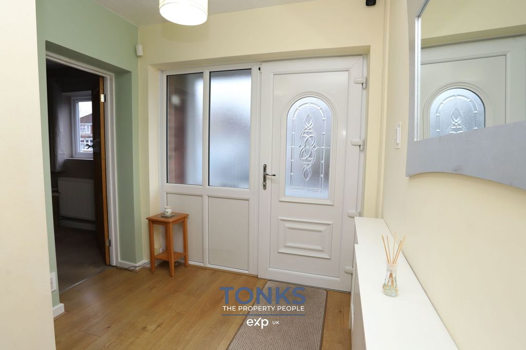 Property photo 2 of 37