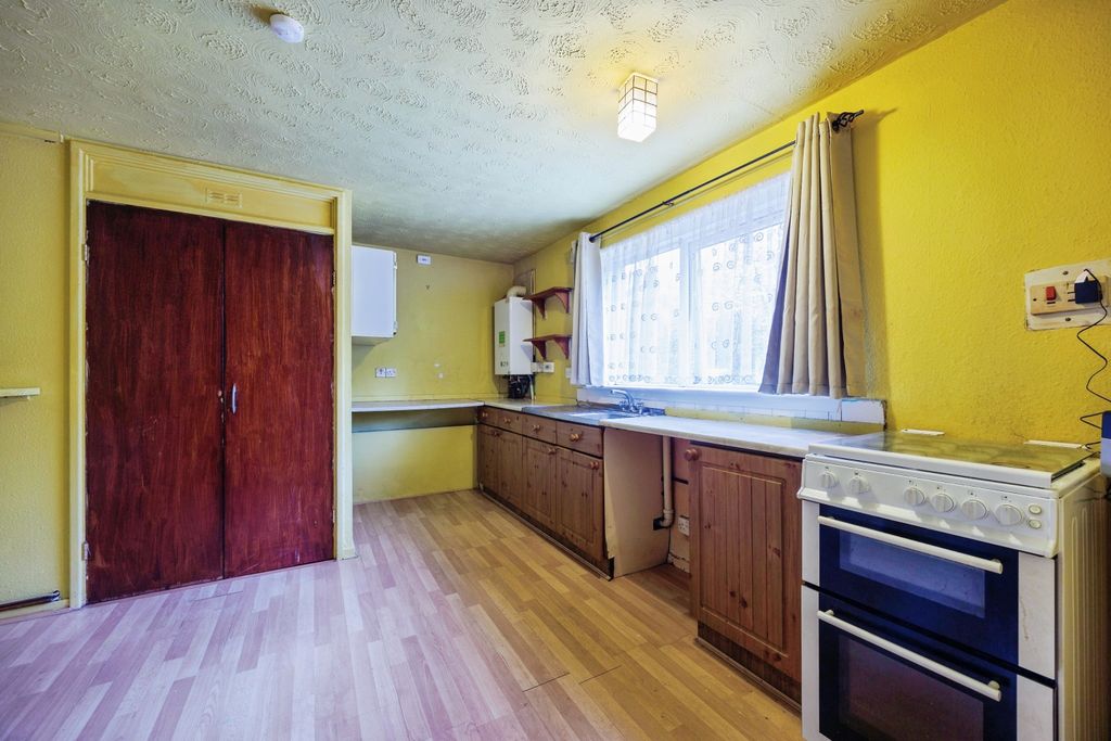 Property photo 2 of 15 Kitchen