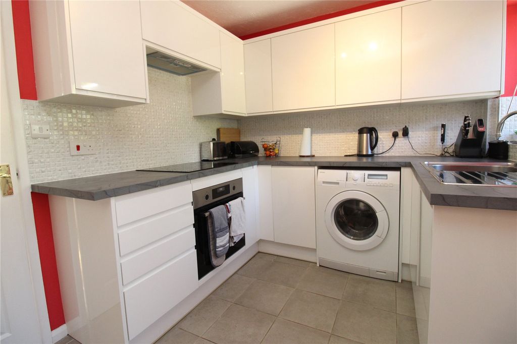 Property photo 3 of 17 Picture No. 02