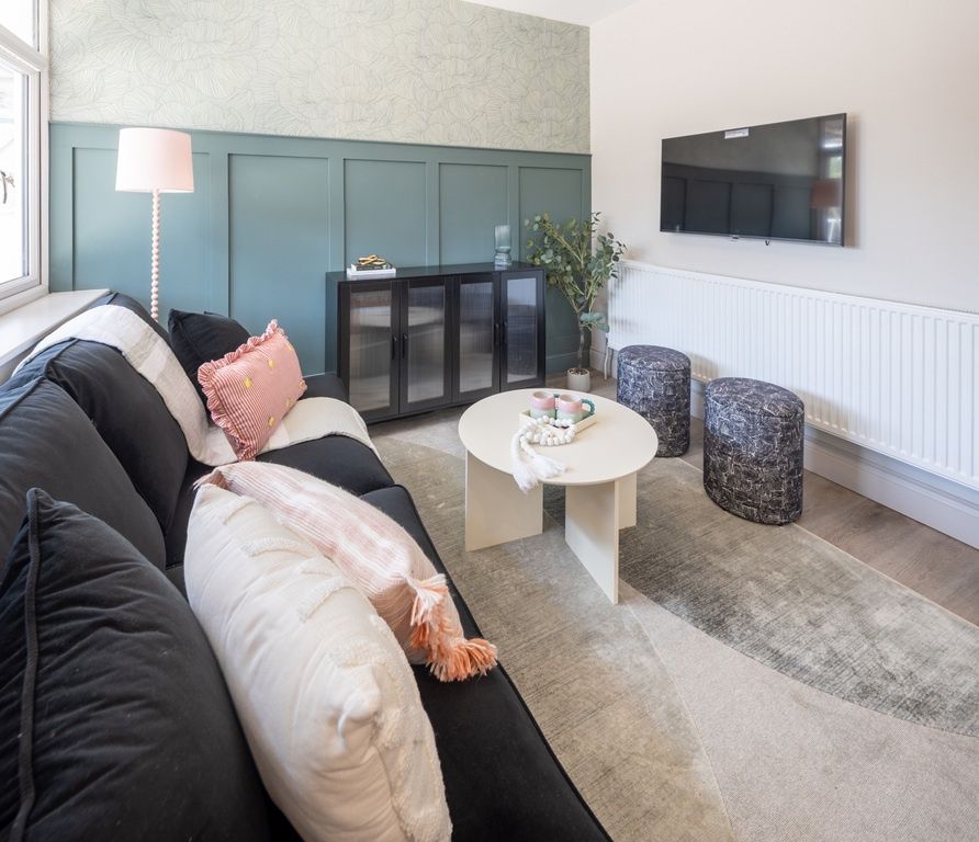 Property photo 1 of 15 Bright, Modern Living Room With A Comfortable Sofa...