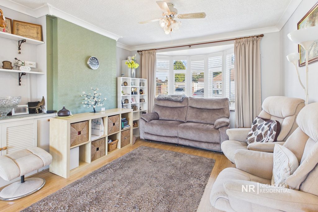 Property photo 2 of 16 Lounge Area