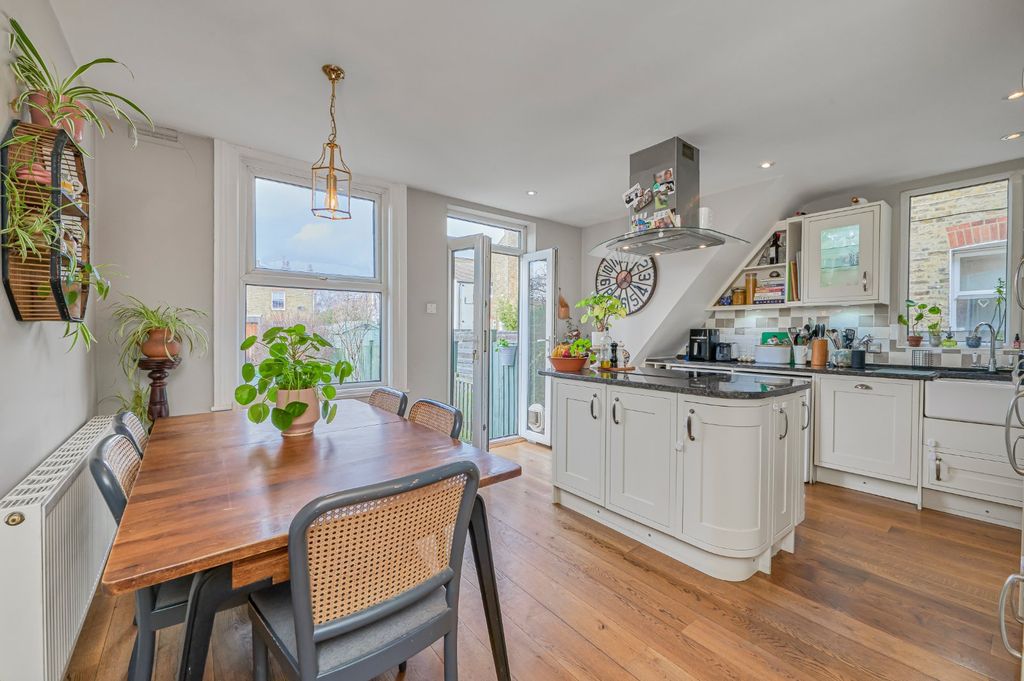 Property photo 2 of 10 Picture No. 07