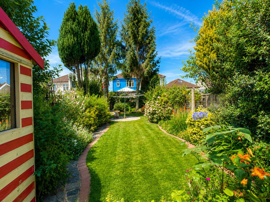 Property photo 2 of 23