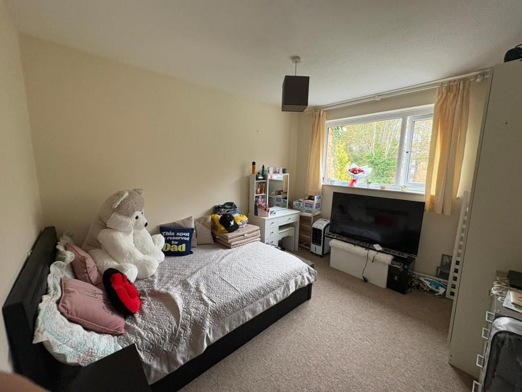 Property photo 3 of 6 Bedroom