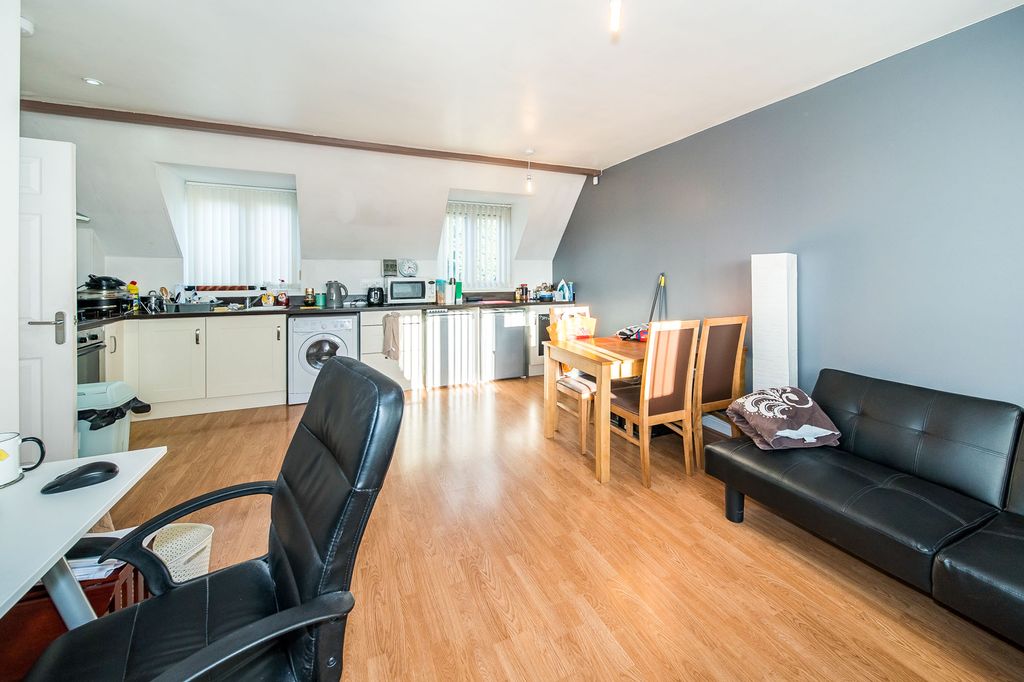 Property photo 2 of 7 1c9F34F0-2Fc7-4Bb6-B