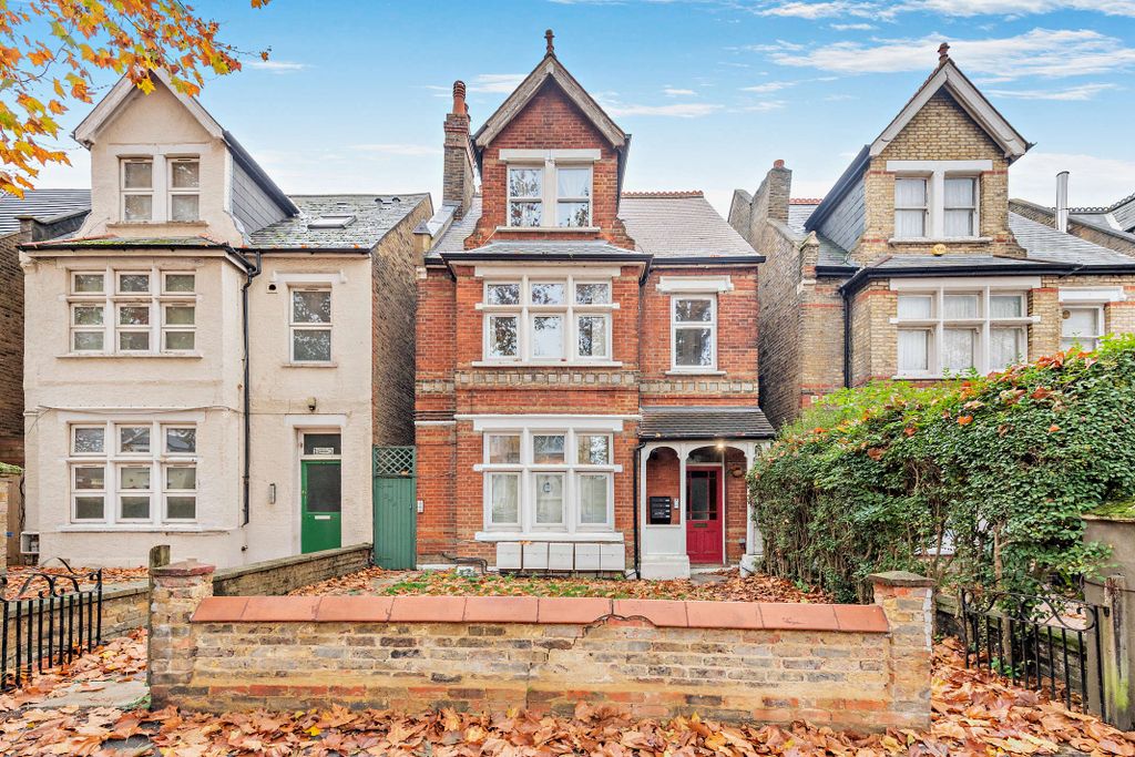 Property photo 1 of 9