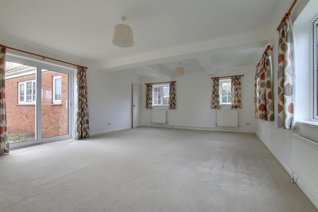 Property photo 2 of 14 Img_5867-Img_5869.Jpg