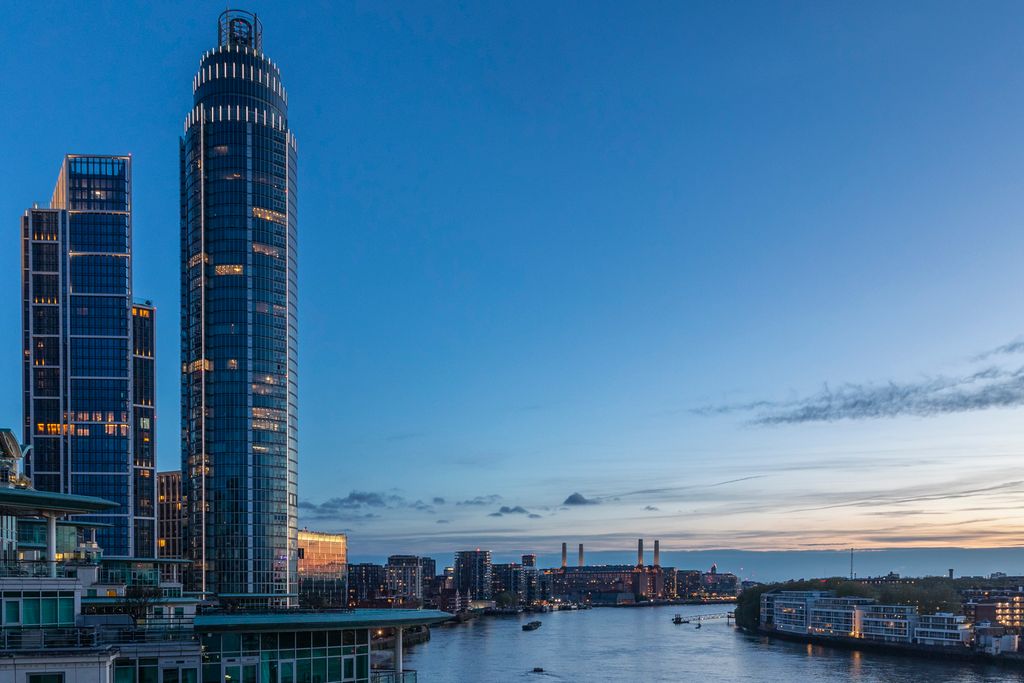 Property photo 2 of 28 The Tower, 1 St. George Wharf, London, Sw81