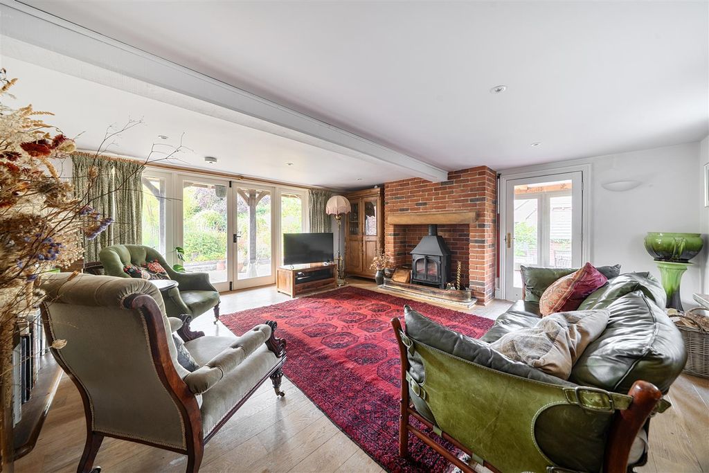 Property photo 2 of 24 Sitting Room