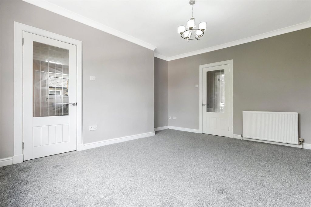 Property photo 2 of 16 Picture No. 15
