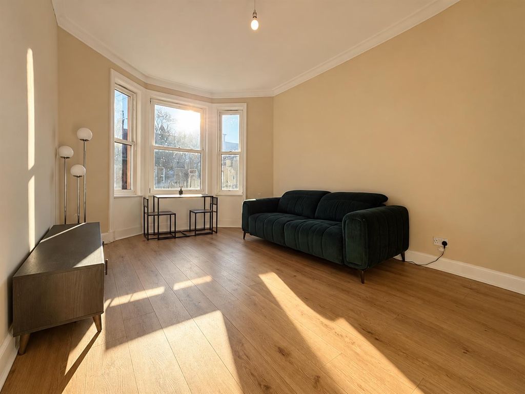 Property photo 3 of 11 217Da45E-2Ecb-46De-9291-F9Aa93039240 2.Png