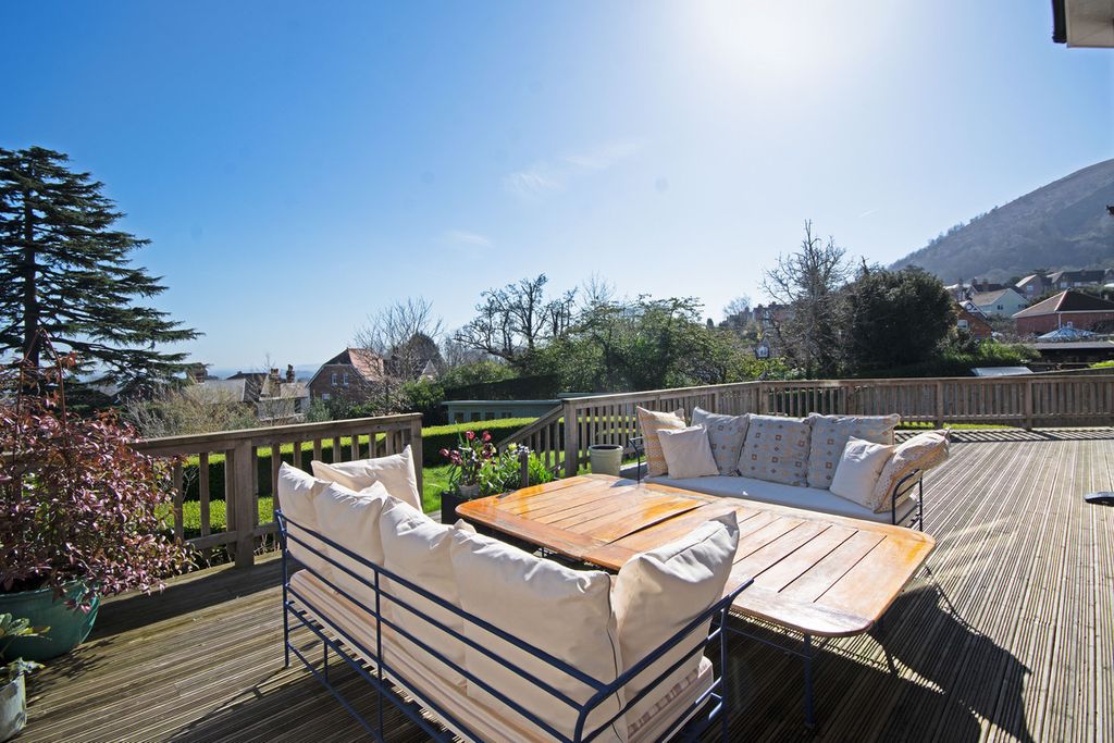 Property photo 2 of 22