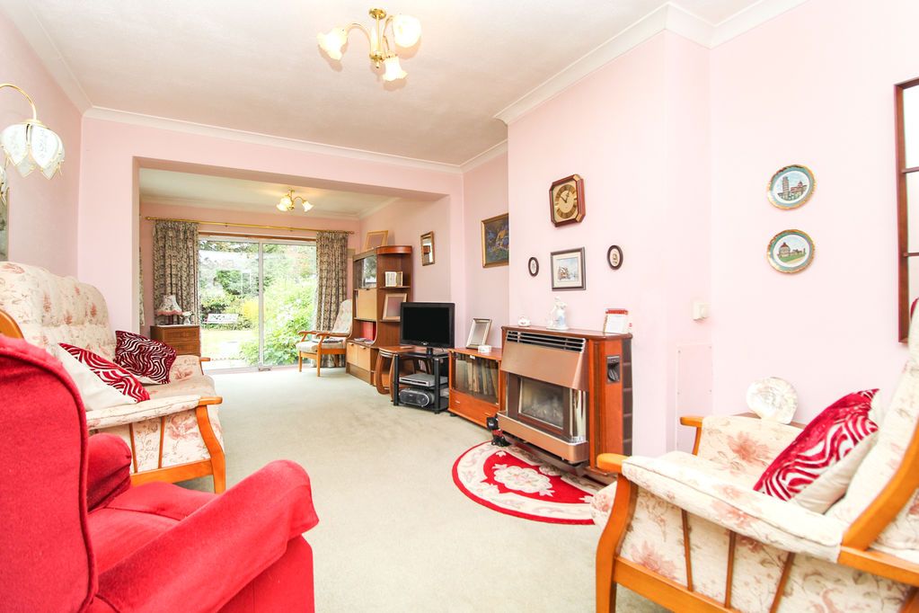 Property photo 2 of 17 Living Room