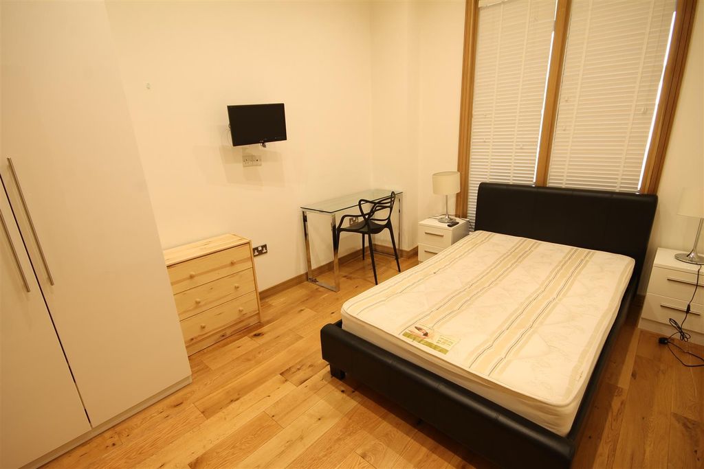 Property photo 2 of 7 33965.Jpg