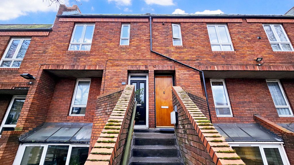 Property photo 2 of 21