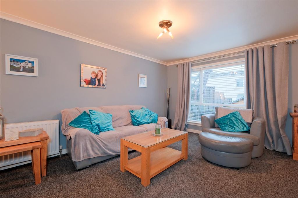 Property photo 3 of 27