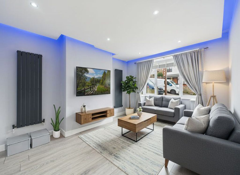 Property photo 2 of 19 Lounge (Virtually Furnished)