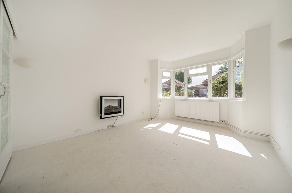 Property photo 3 of 15 Living Room