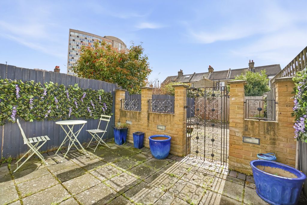 Property photo 3 of 15